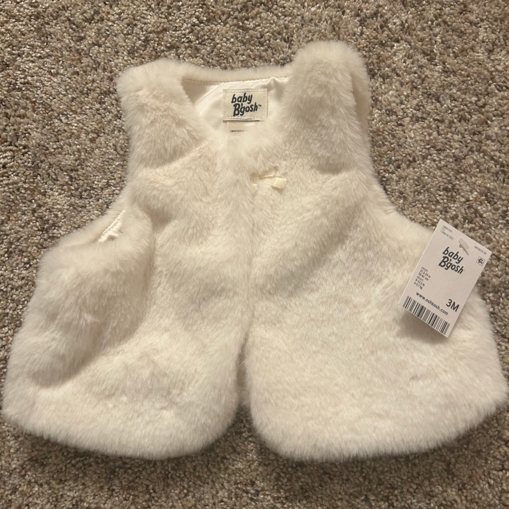 NWT Baby Girl Baby B’Gosh Faux Fur White Vest - size 3M